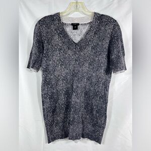 Ann Taylor Monochrome V-Neck Knit Top